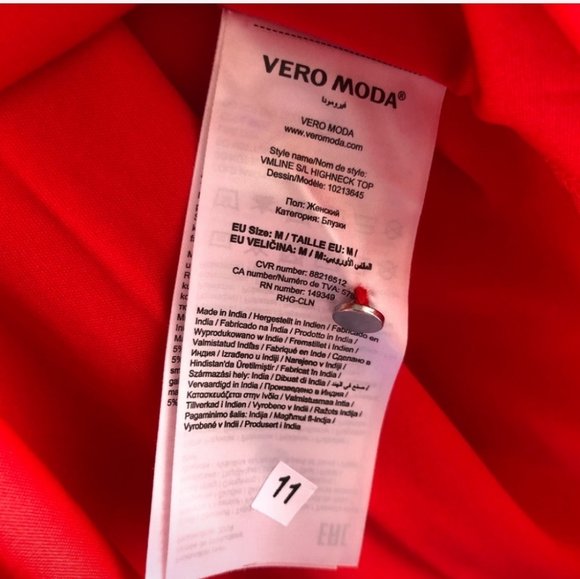 Sleeveless, halter red blouse NWT - Picture 8 of 9